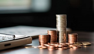 销售光刻机、华为抖音是客户、专家履历造假……上市公司吹过哪些牛？丨回望2023⑪