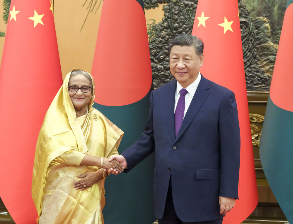 习近平会见孟加拉国总理哈西娜