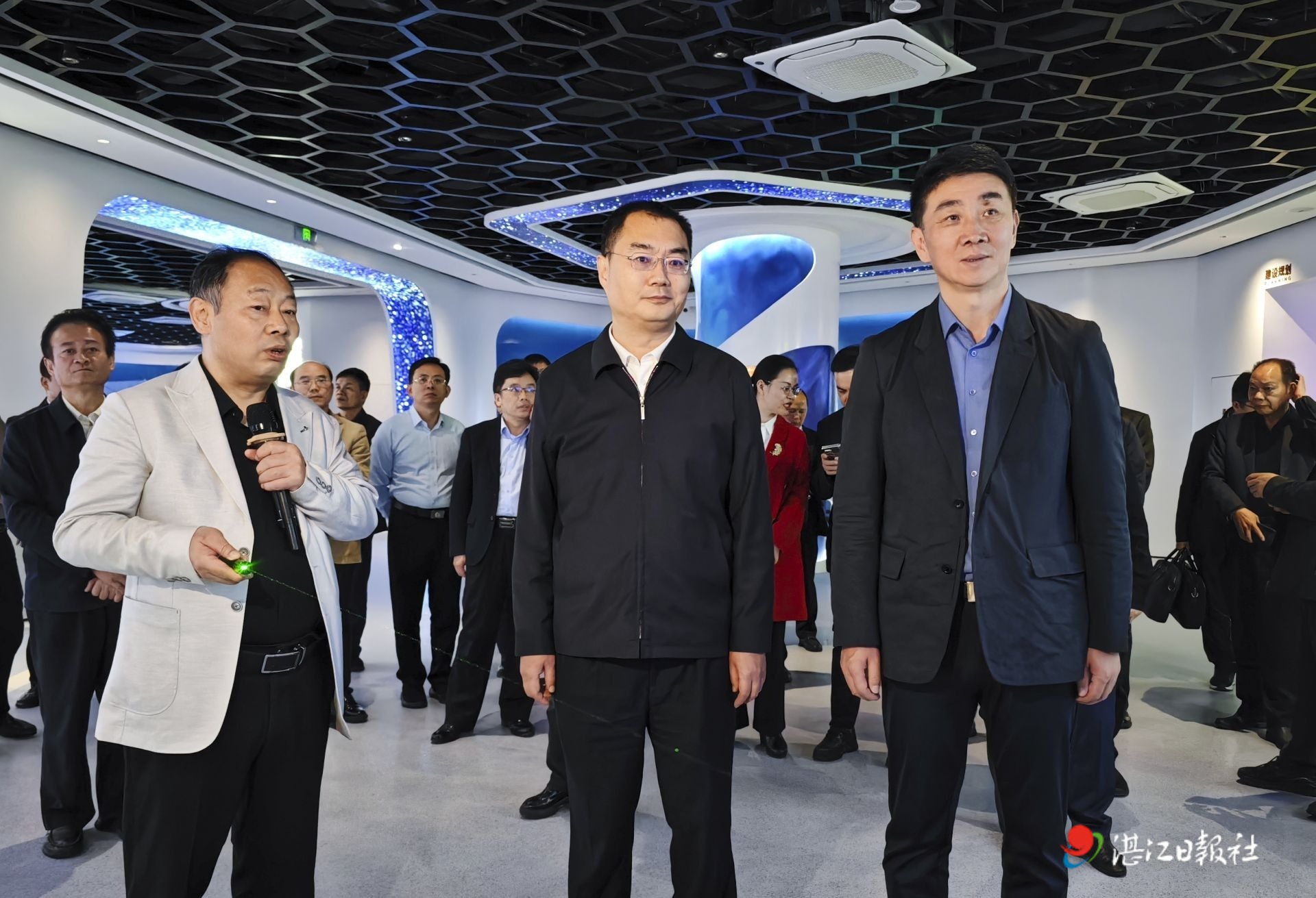 ​深化交流互鉴 促进务实合作 携手共创高质量发展新局面
