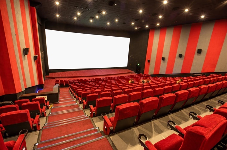 上映才第5天！刚刚《哪吒2》票房突破30亿元，超越2024年春节档票房冠军《热辣滚烫》【附中国动画制作行业现状分析】