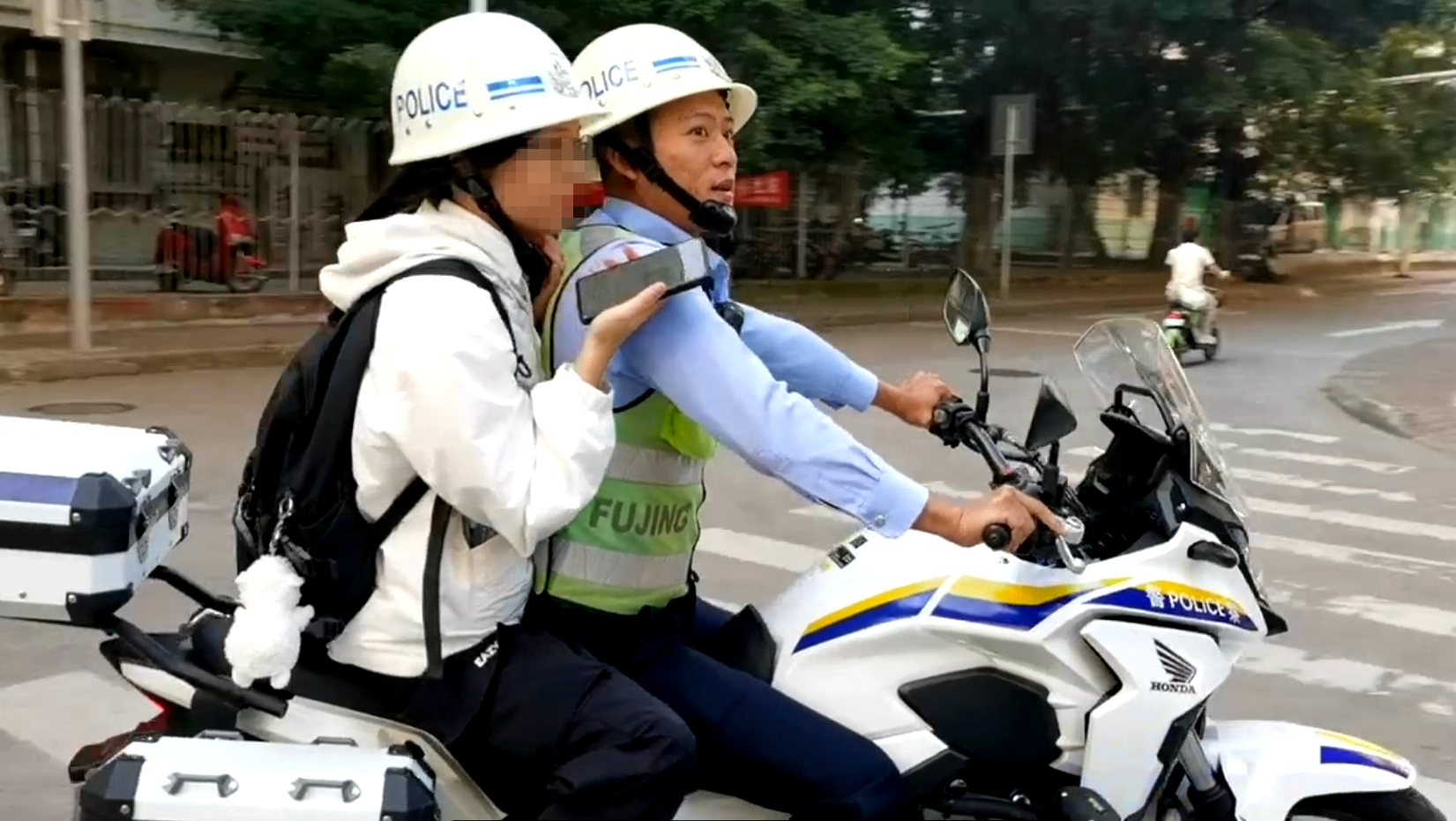 湛江交警多措并举护航“国考”