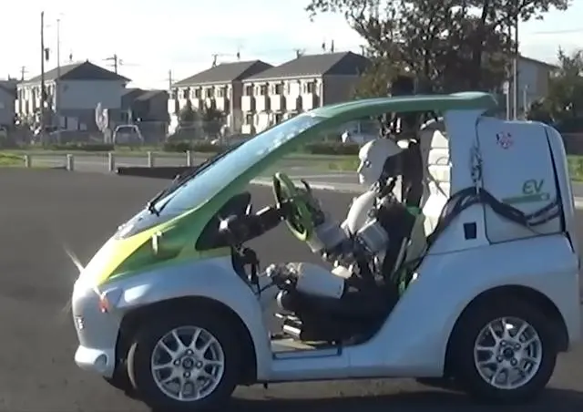 日本发布新型Robotaxi路径！“武藏”开车机器人时速可达5公里，会拉手刹、踩踏板【附人形机器人行业市场前景分析】