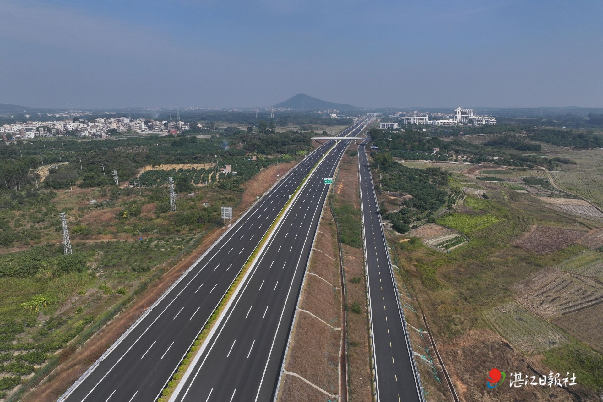 湛江机场高速公路今日全线通车
