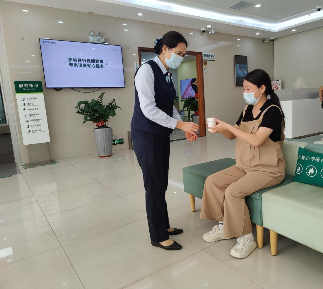 邮储银行湛江市霞山支行多举措提升网点客户体验服务