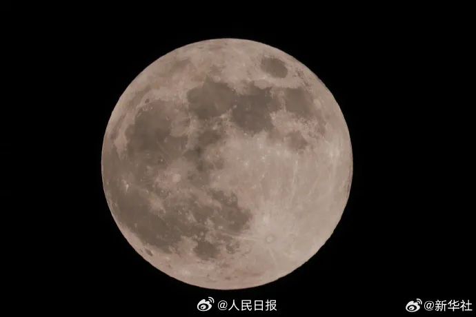 快抬头！年度最大“超级月亮”！