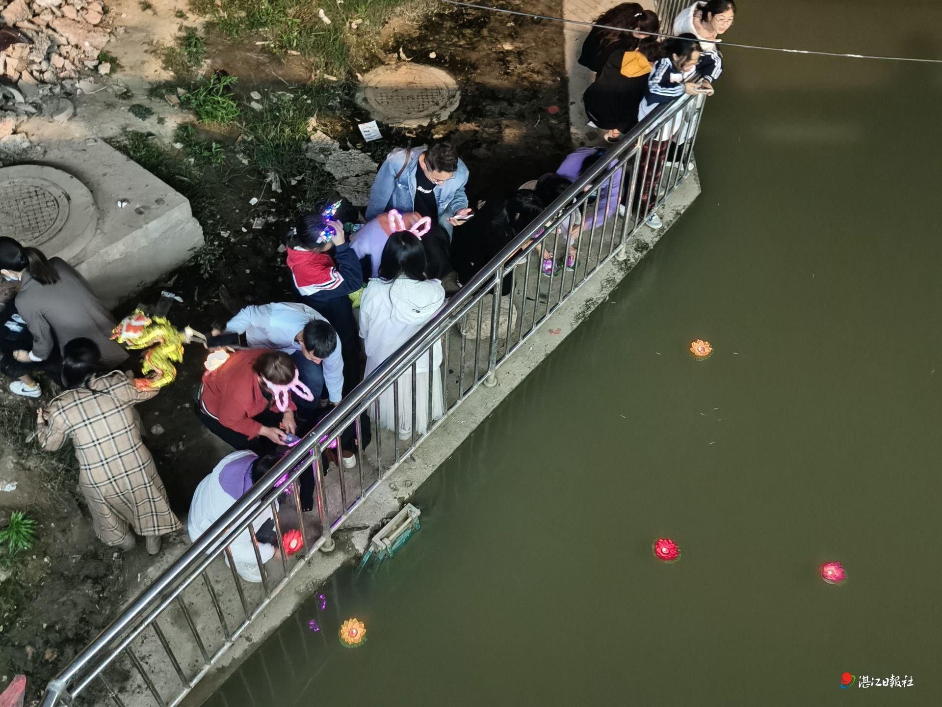 梅江河畔“放花灯”，民俗文化共传承