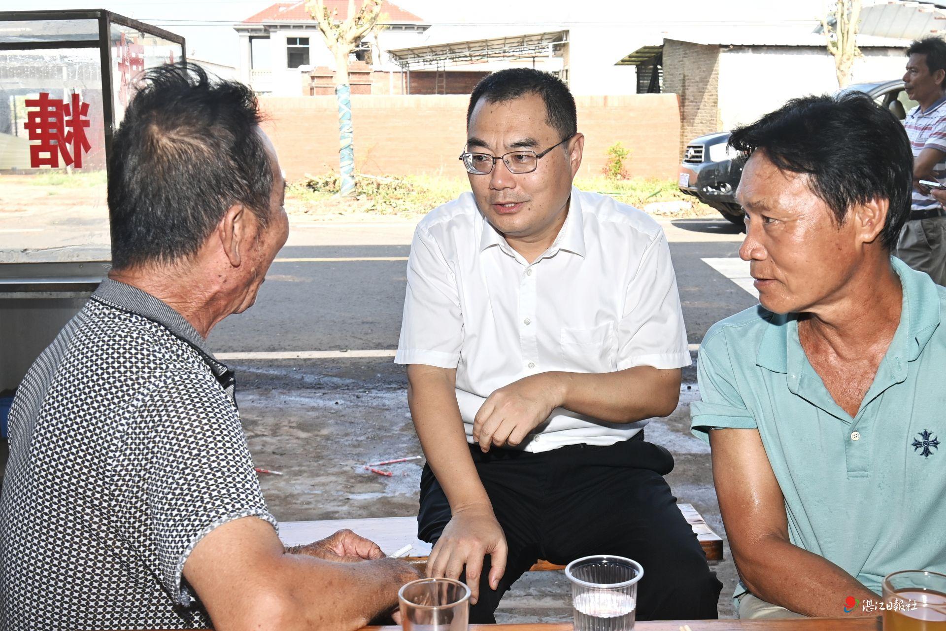 精准高效解决灾区群众关切问题 全力推动早日复工复产重建家园
