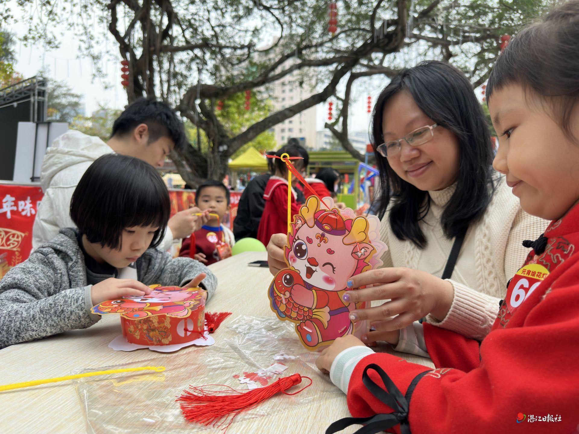 玩花灯 吃汤圆 欢欢喜喜庆元宵