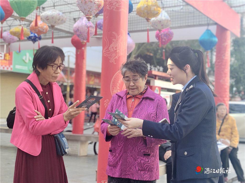 喜迎新春送温暖  便民办税送春风