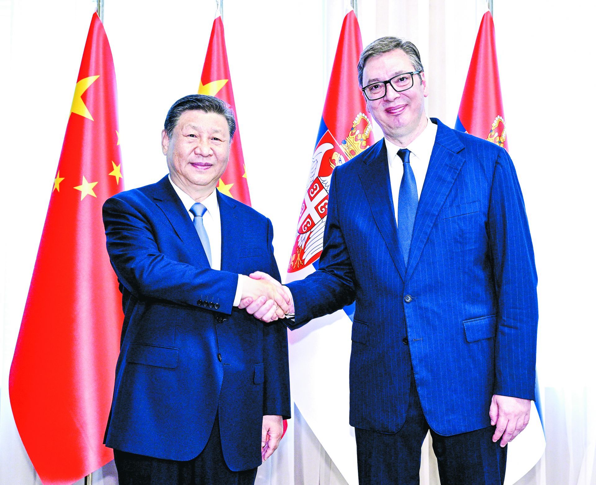 习近平同塞尔维亚总统武契奇举行会谈