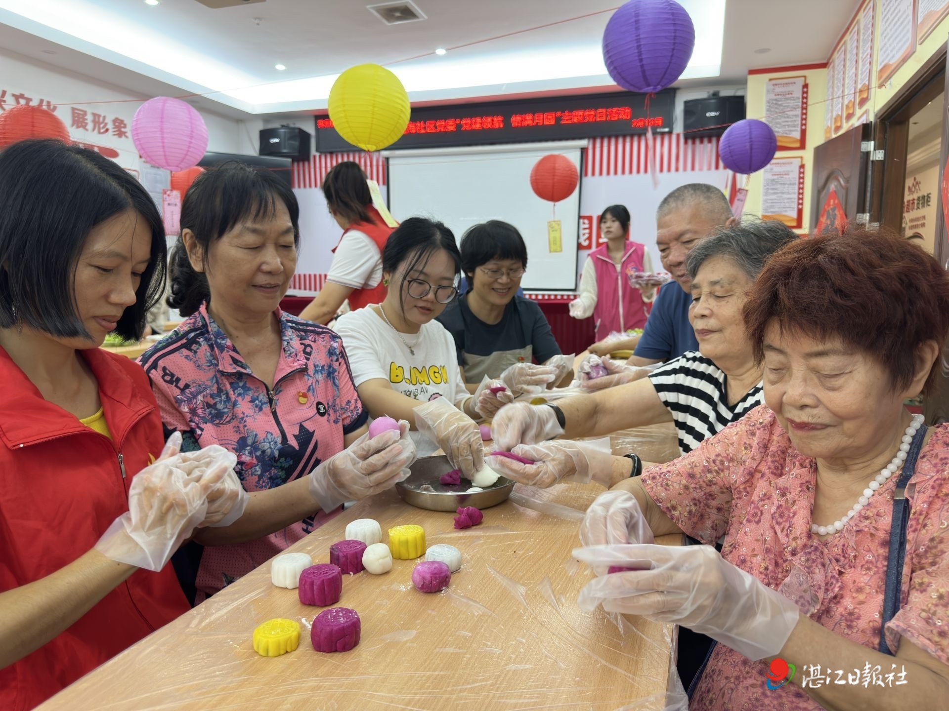 湛江经开区观海社区举办喜迎中秋主题党日活动